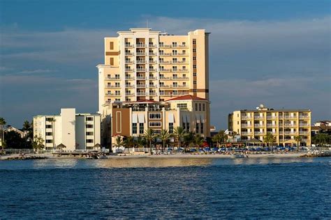 Hampton Inn & Suites Clearwater Beach .